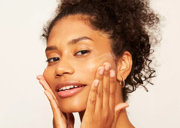 How To Layer Moisturizers Like a Pro